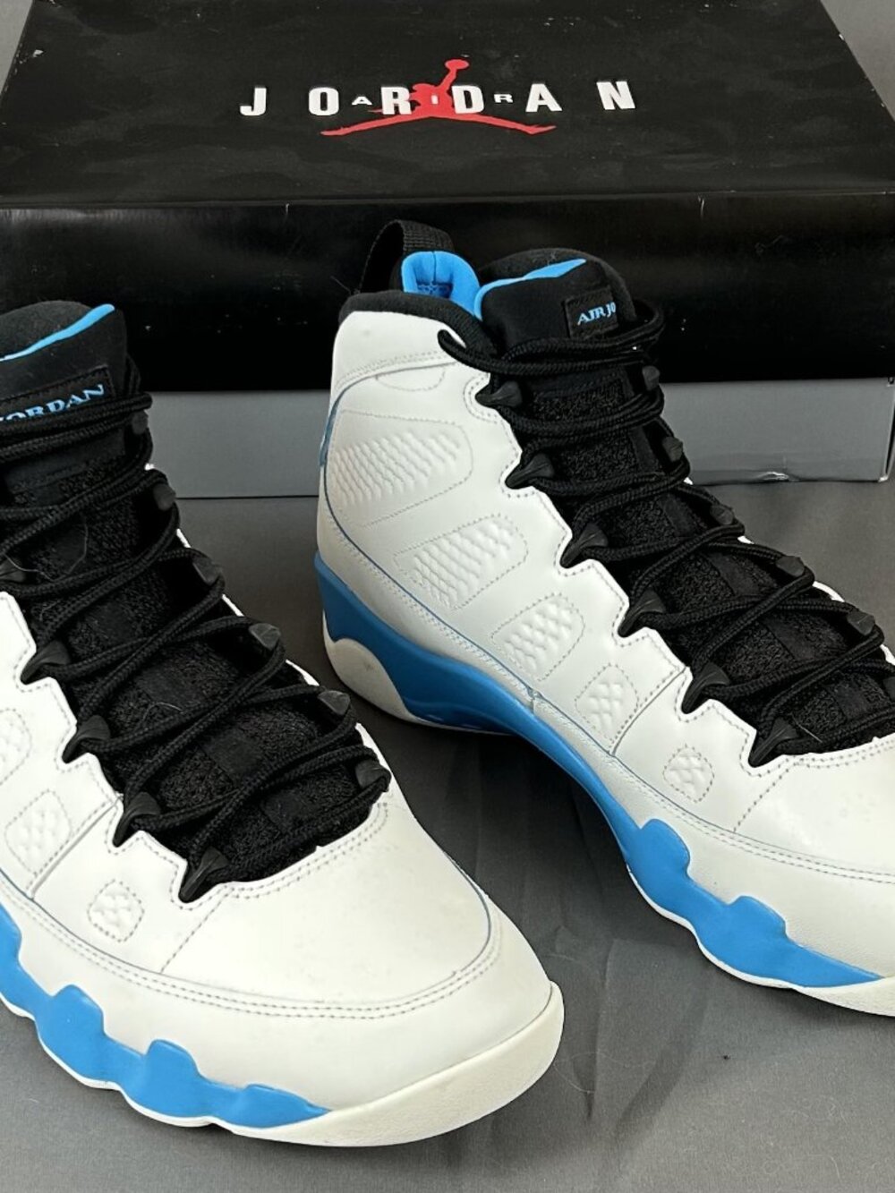 AIR JORDAN 9 RETRO POWDER BLUE WITH BOX FQ8992-101 (SIZE 13)